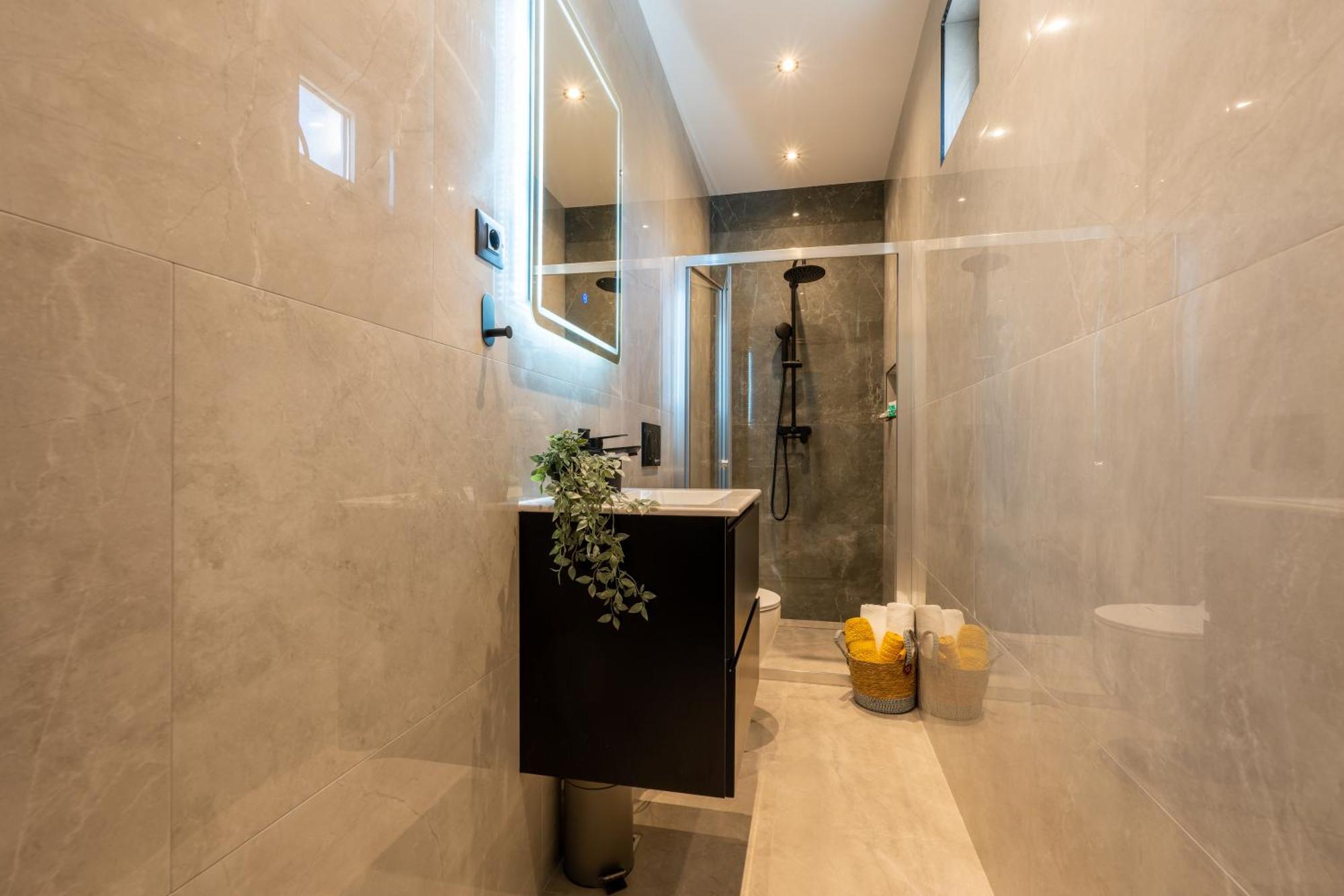 Villa Ivona With Swimming Pool And Jacuzzi Oslje エクステリア 写真